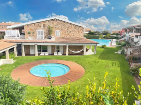 LIKE at HOME n 11 Poolside Paradise Patio